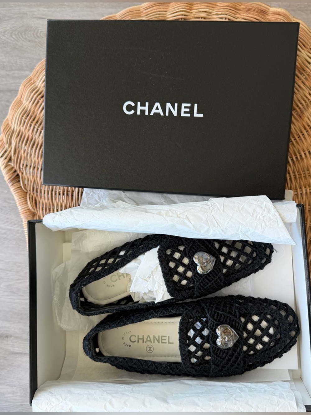 NEW wt tags & box CHANEL Black Crochet Loafers wt Heart interlocking - size 37,5 - Picture 3 of 16